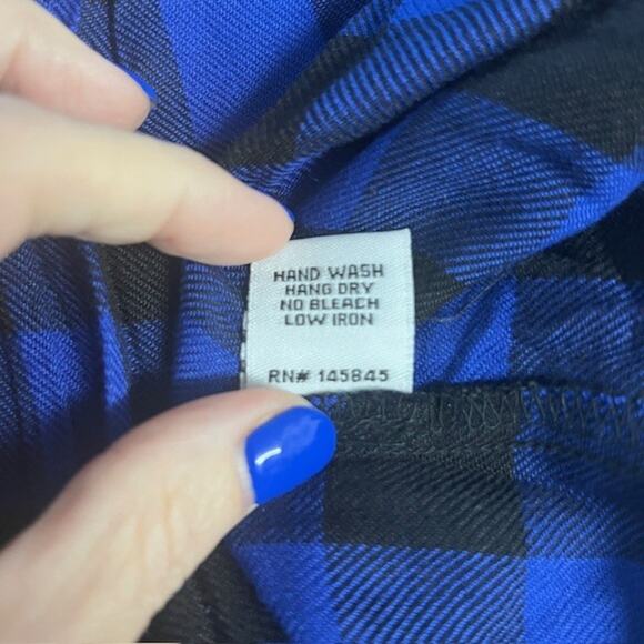 NWT Allen B Schwartz Blue & Black Lightweight Long Sleeve Flannel Size Medium - Picture 7 of 7